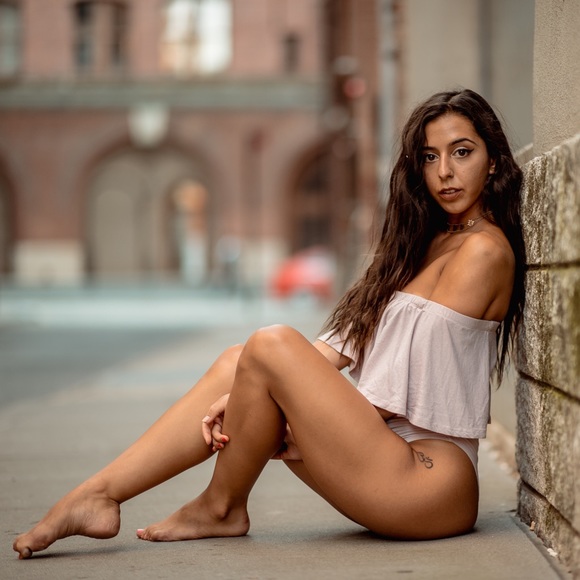 Meet Your Posher! - Picture 6 of 7